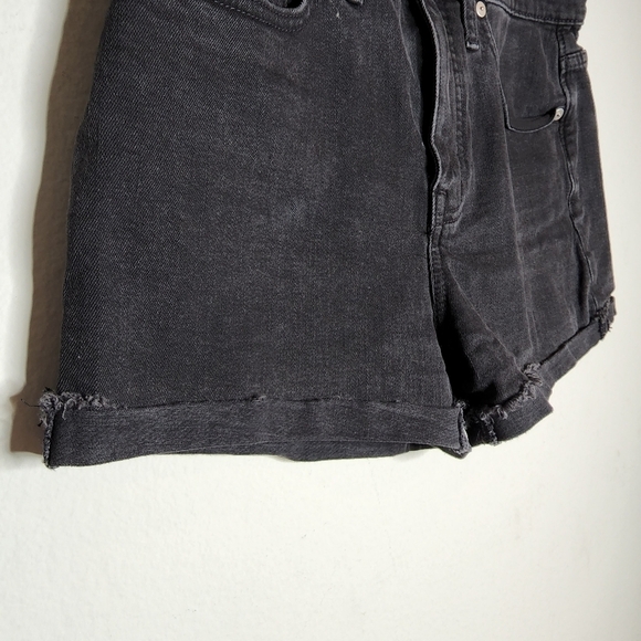 Madewell High-Rise Denim Shorts in Lunar Wash - Picture 8 of 16